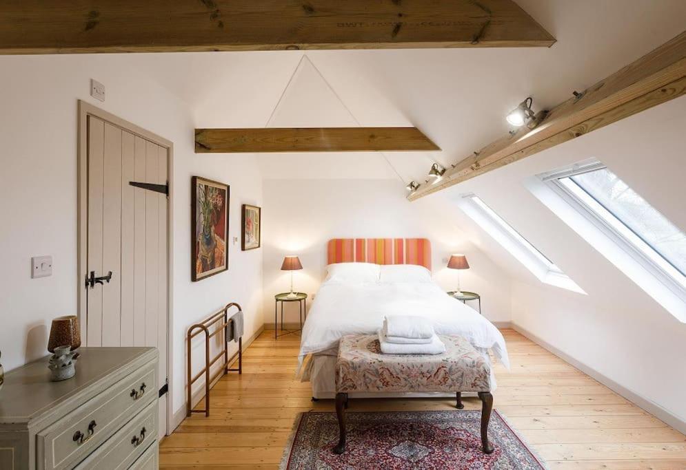 Stylish Cottage In The Pewsey Vale Marlborough Exterior foto